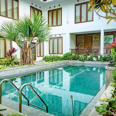 Family Hotel Gradia 2 Бату Екстериор снимка