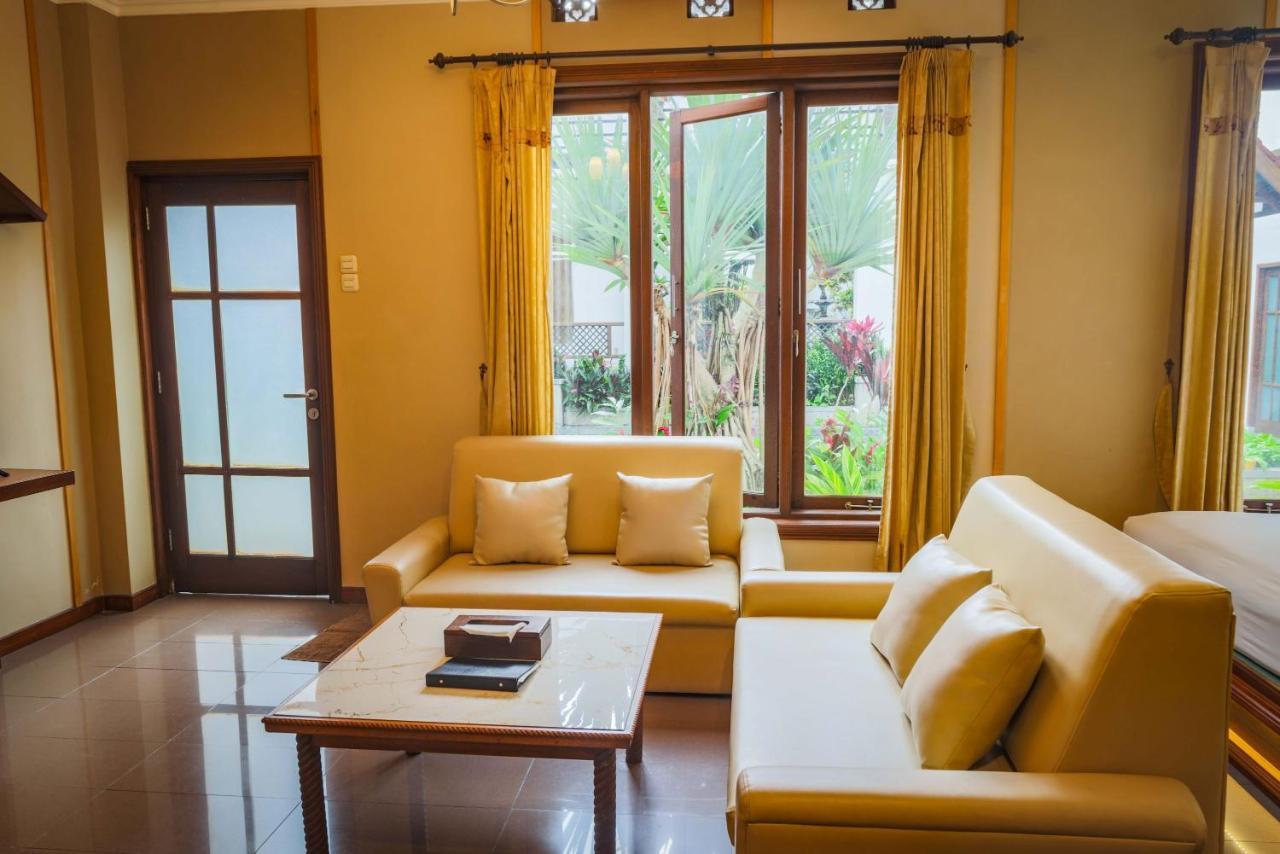 Family Hotel Gradia 2 Бату Екстериор снимка