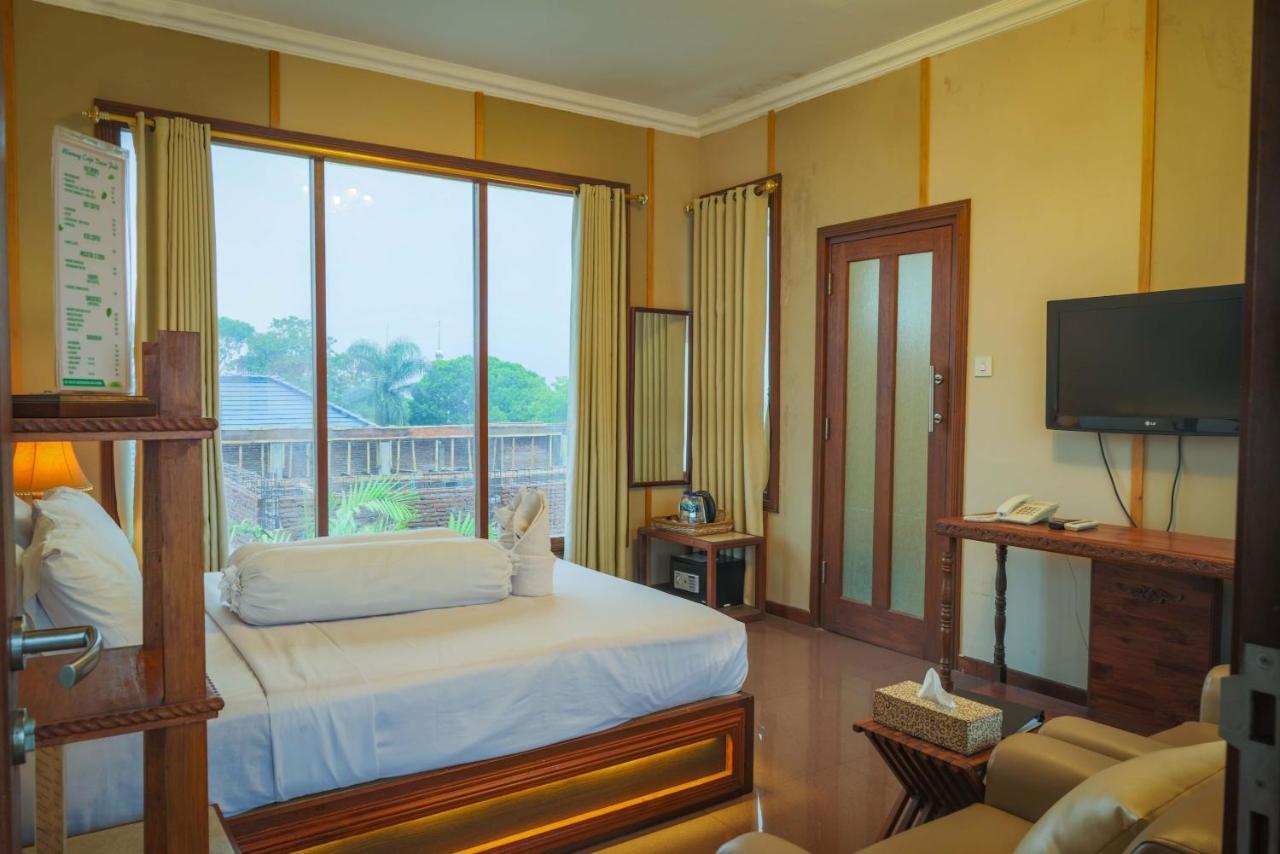 Family Hotel Gradia 2 Бату Екстериор снимка