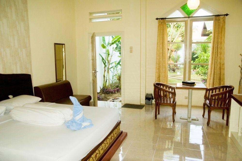 Family Hotel Gradia 2 Бату Екстериор снимка
