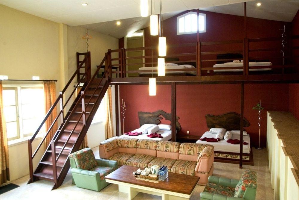 Family Hotel Gradia 2 Бату Екстериор снимка