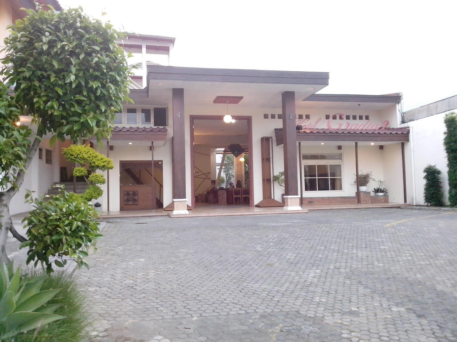 Family Hotel Gradia 2 Бату Екстериор снимка